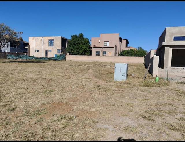 LAND FOR SALE IN WOODHILL ESTATE